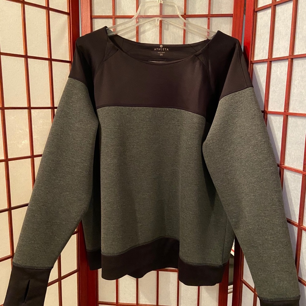 Like new-Never worn Plus Athleta sweatshirt 1X